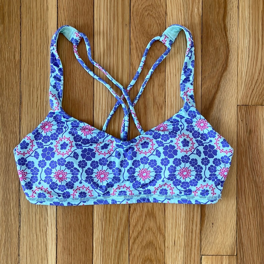 Lululemon free to be bra size 6 floral